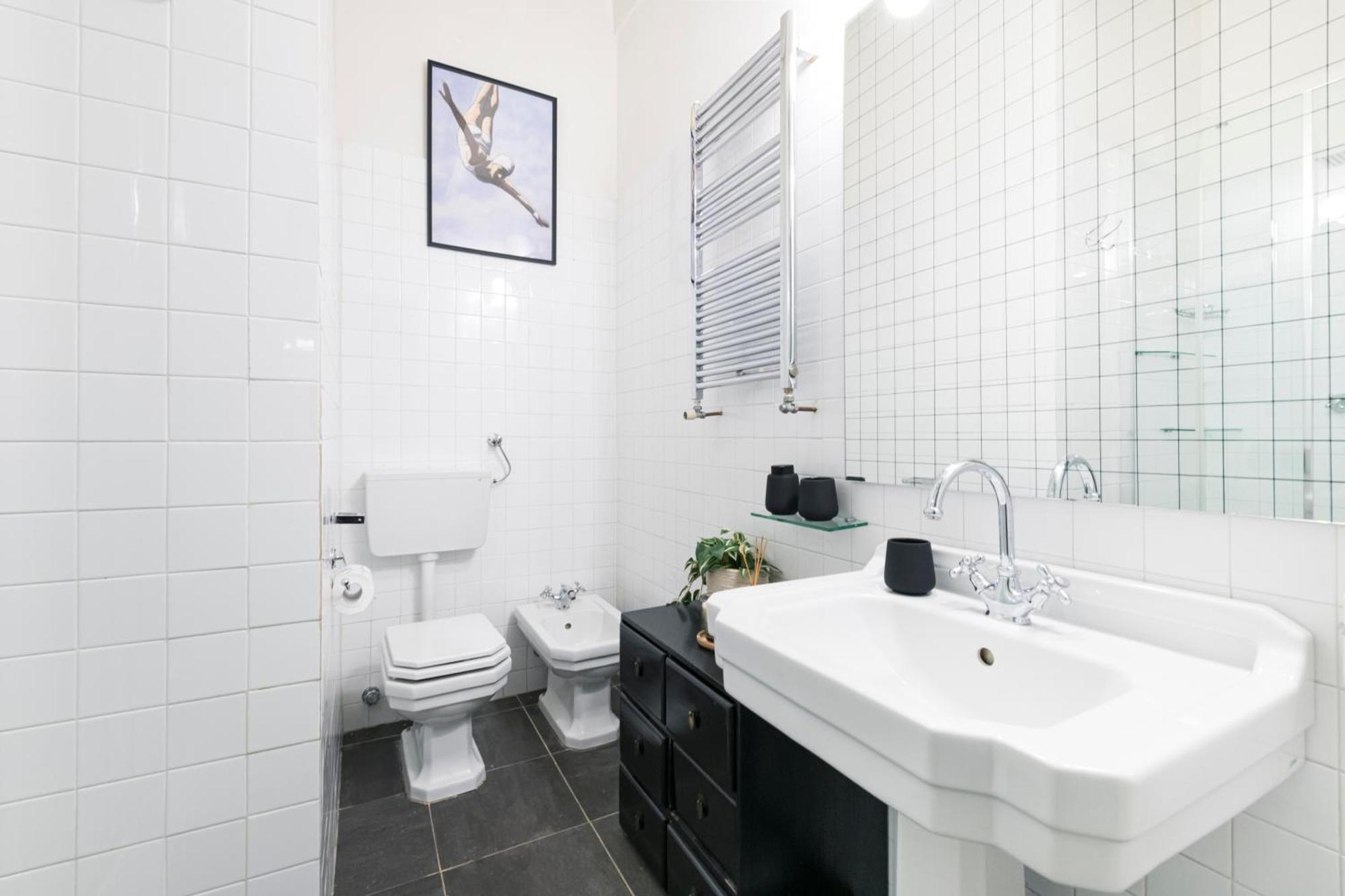 Lovely Apartment On The Navigli River By Easylife Milan Exterior photo